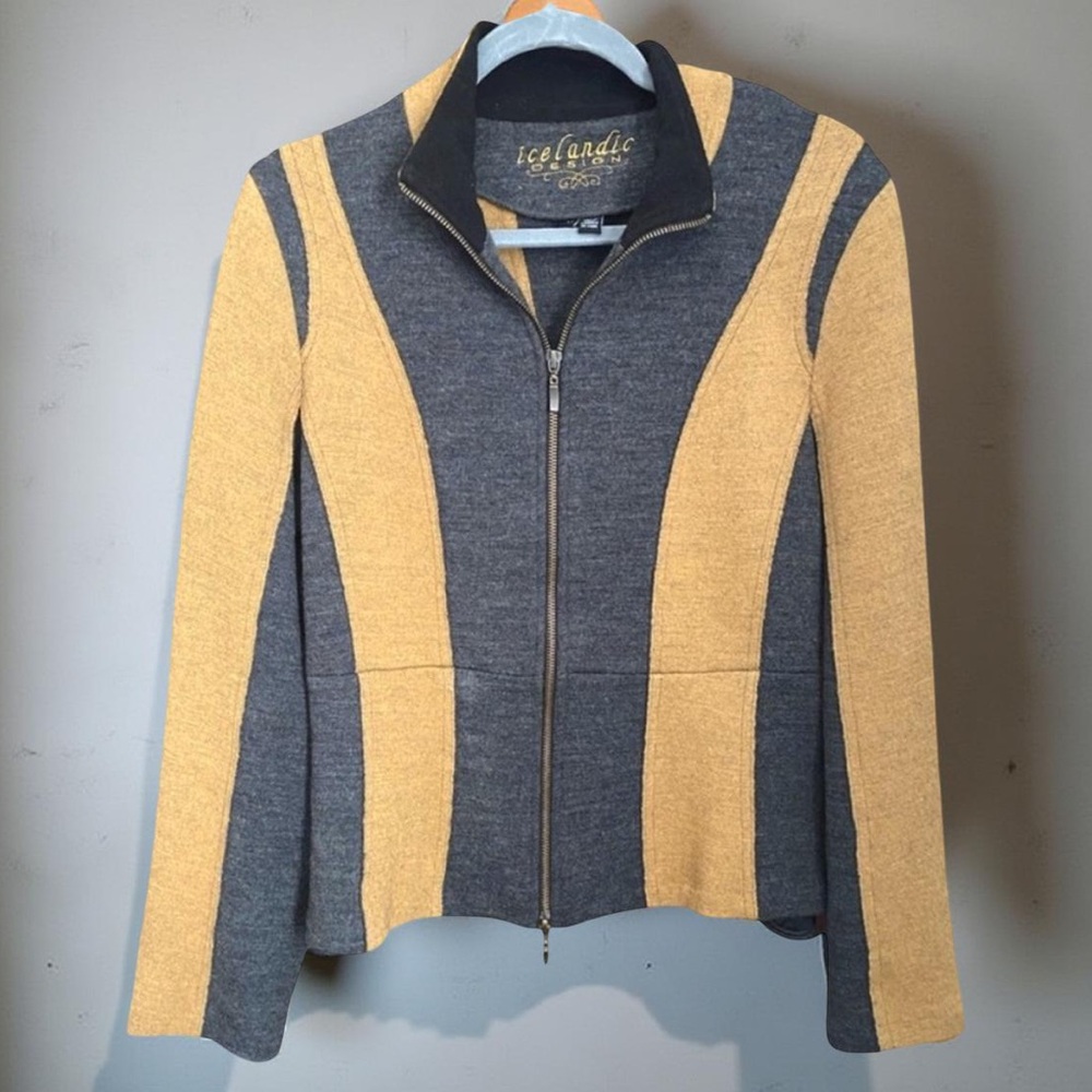 Modern Wool Gray & Tan Zippered Jacket
